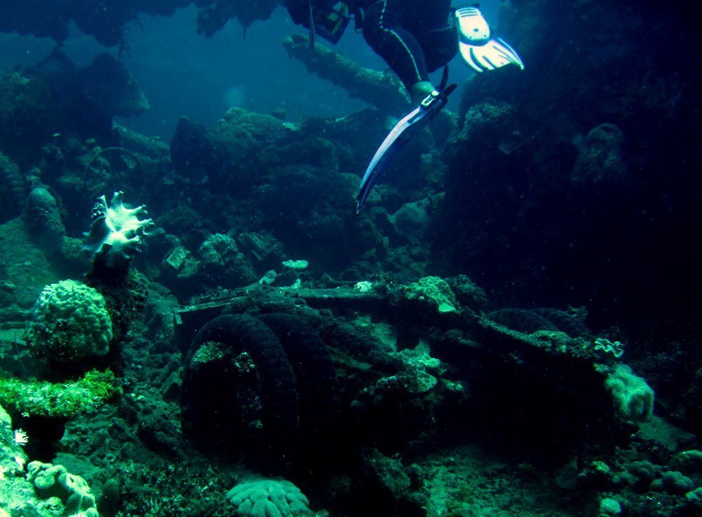 Wreck diving photograph 40