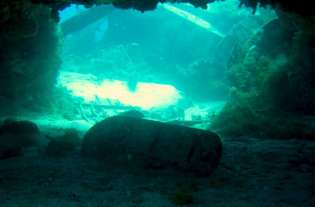 Wreck diving photograph 63