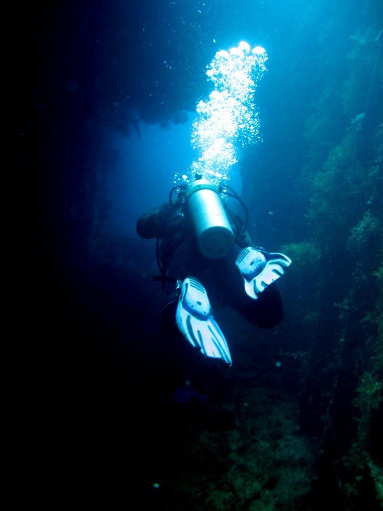 Wreck diving photograph 66