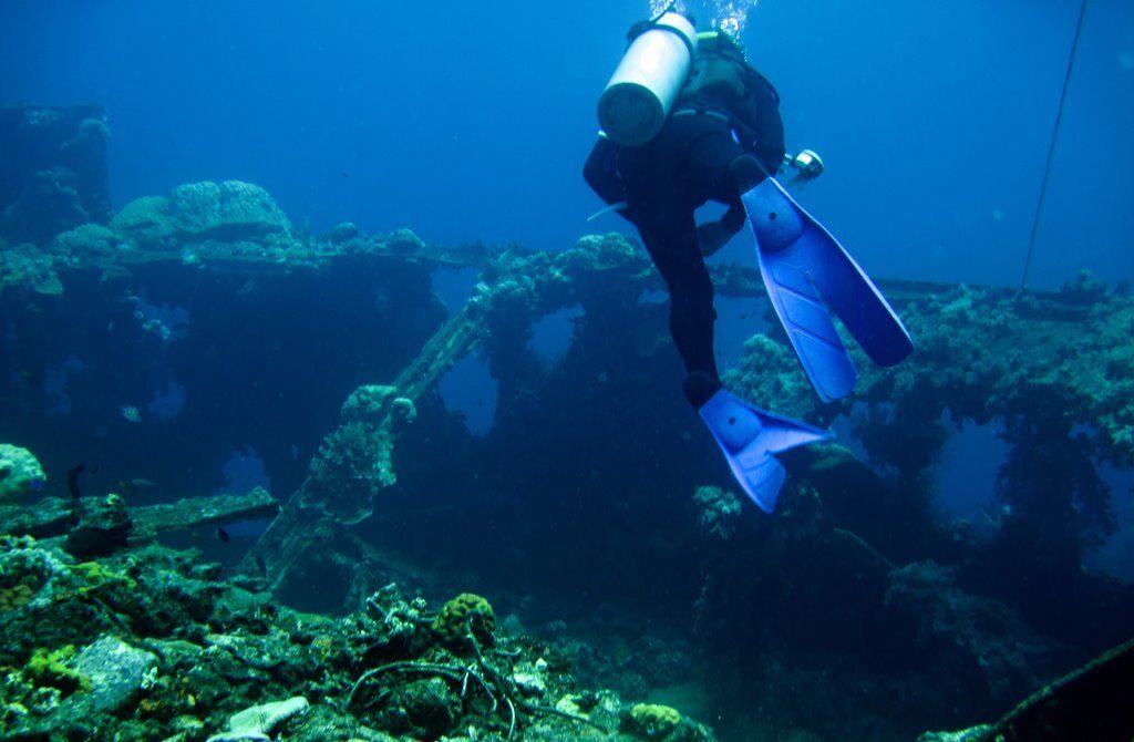 Wreck diving photograph 69