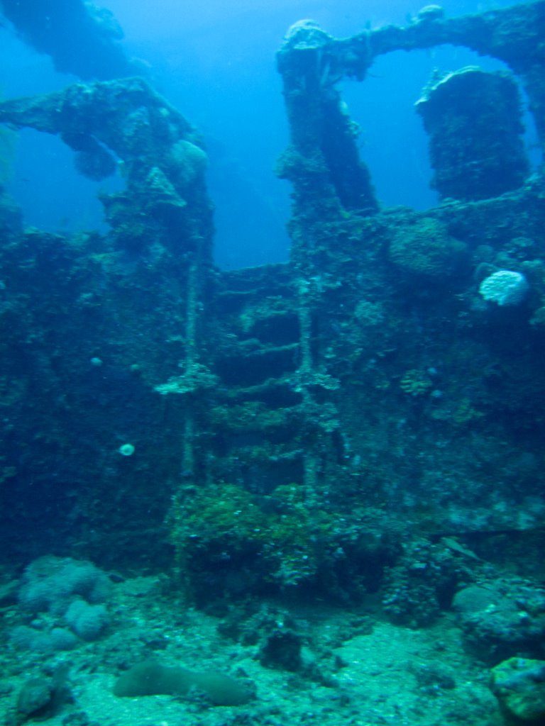 Wreck diving photograph 73