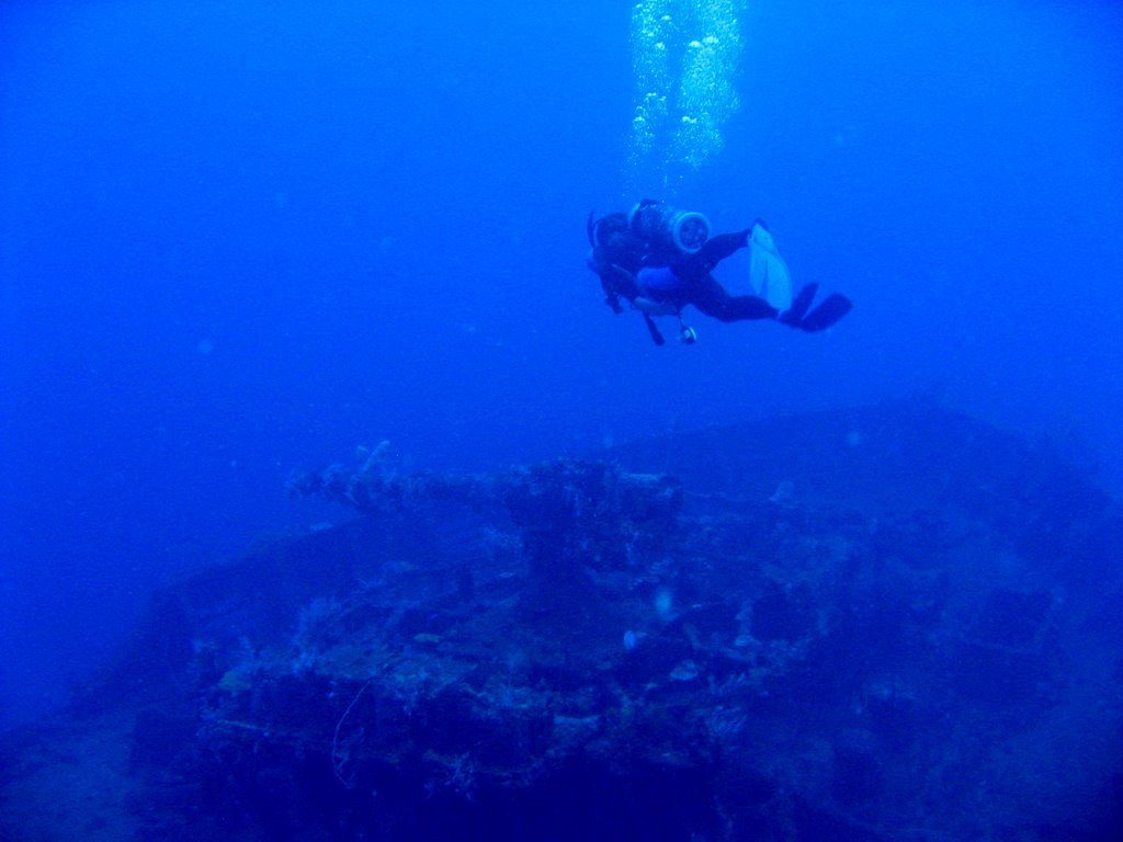 Wreck diving photograph 87