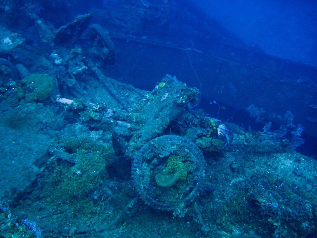 Wreck diving photograph 90
